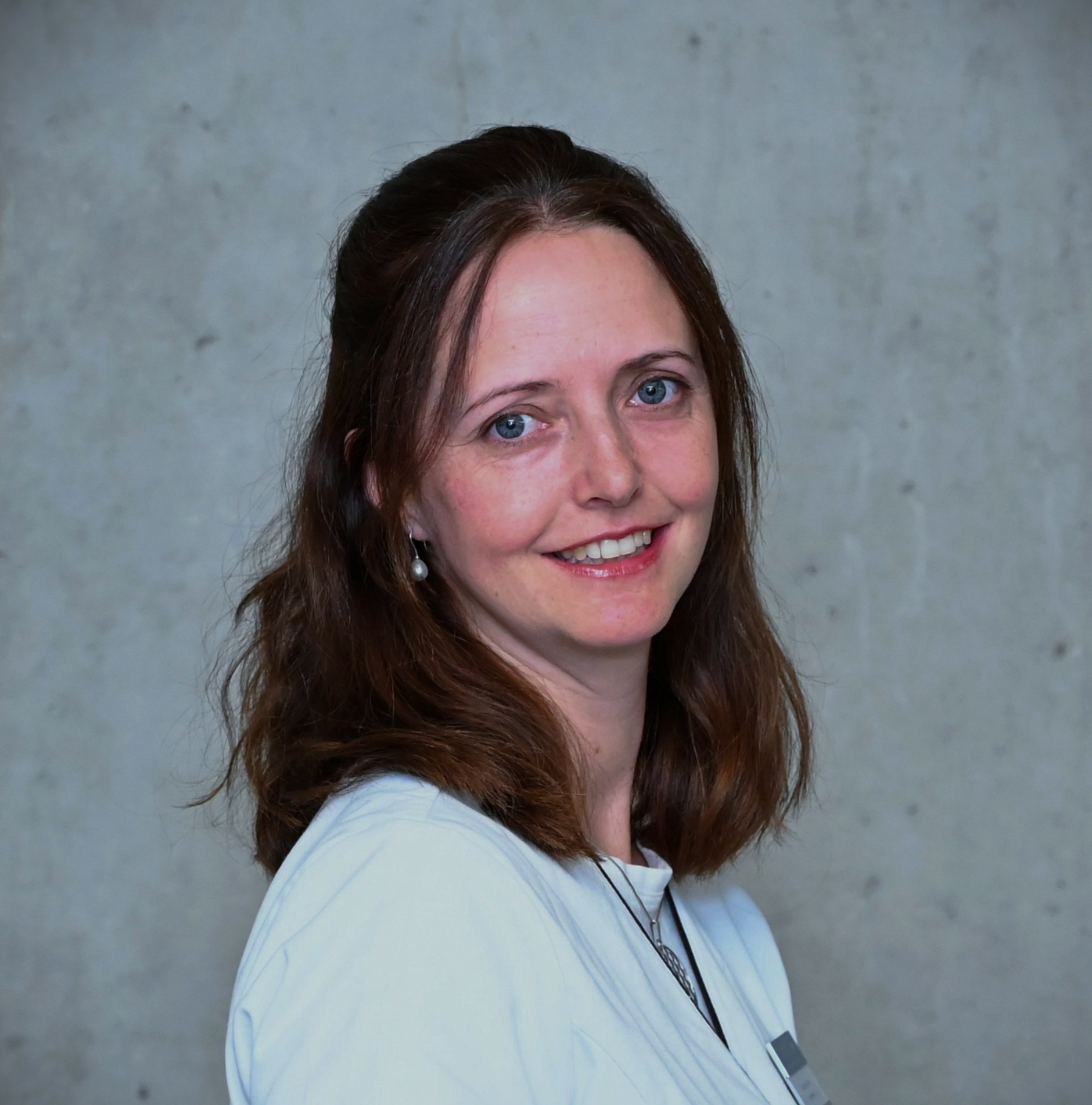 Portrait von Vivianne Eyholzer, Eidg. dipl. Apothekerin ETH FPH