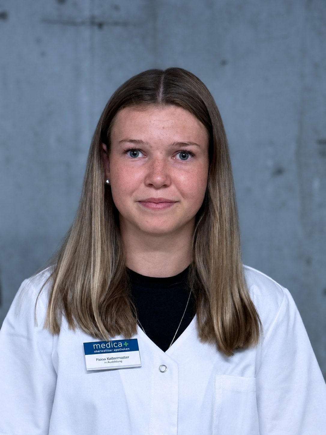 Portrait von Fiona Kalbermatter, Lernende Fachfrau Apotheke EFZ